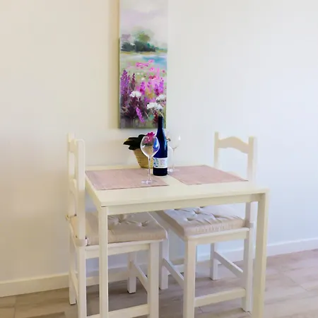 Sun-sea Apartment *