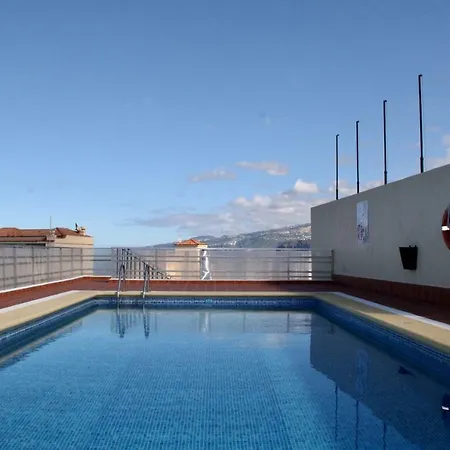 Sun-sea Apartment *